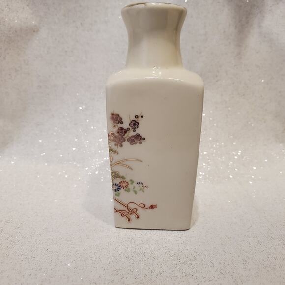 VINTAGE 1970s Miyako Style Mini white vase Oriental Japanese made in Japan - Picture 2 of 6